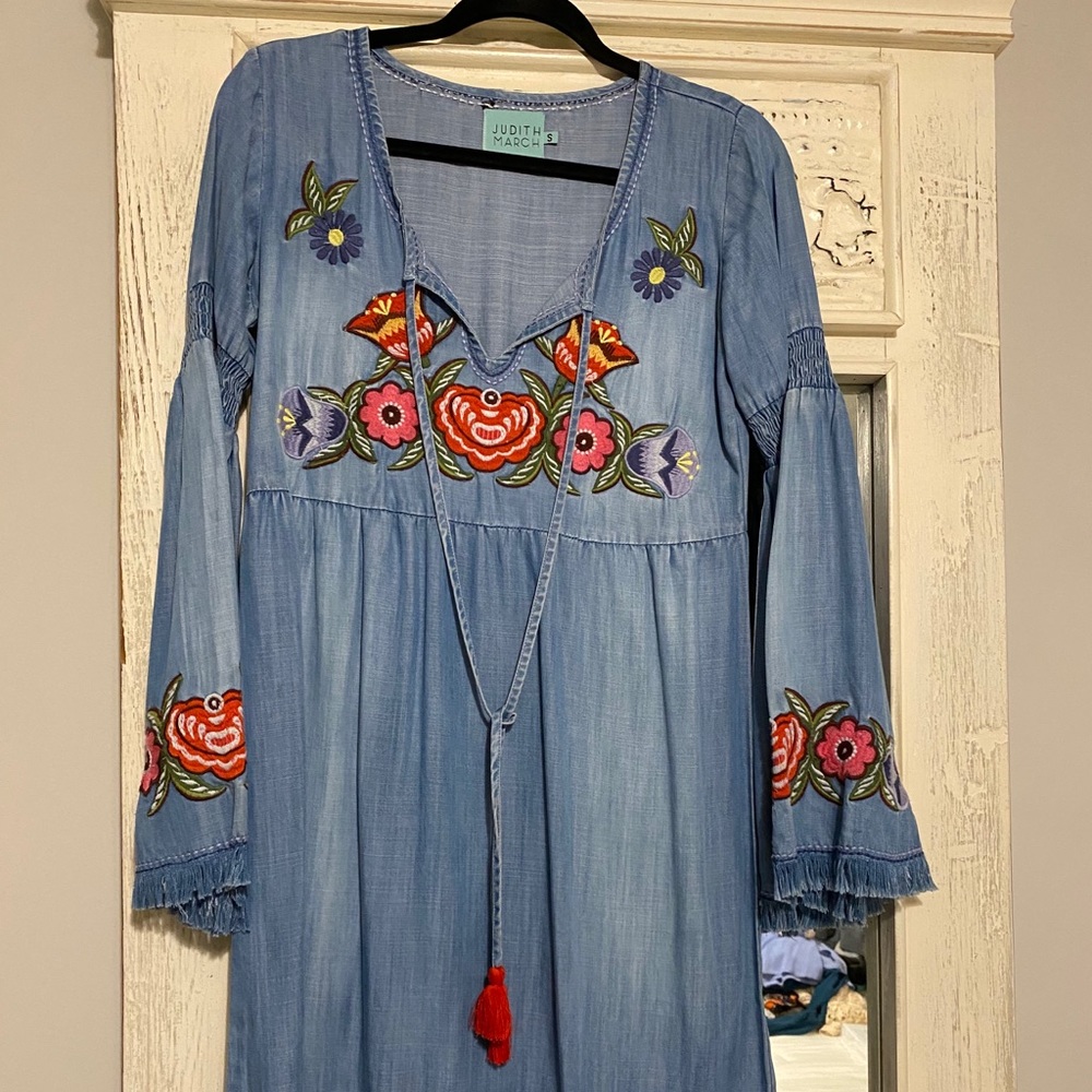 Judith March embroidered midi